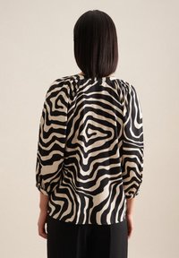 Seidensticker REGULAR - Bluse - black