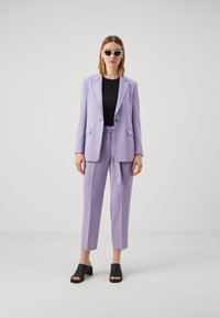 BOSS TAPIAH - Hlače chino - medium purple