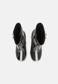 Jeffrey Campbell ROBOTIC - Magassarkú bokacsizmák - black/silver metallic