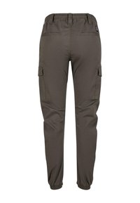 Khaki cargo nohavice s elastickým pásom, zúženými nohami, bočnými vreckami a jemnou, hladkou textúrou. Na zadnej strane sa nachádza nenápadné logo značky.