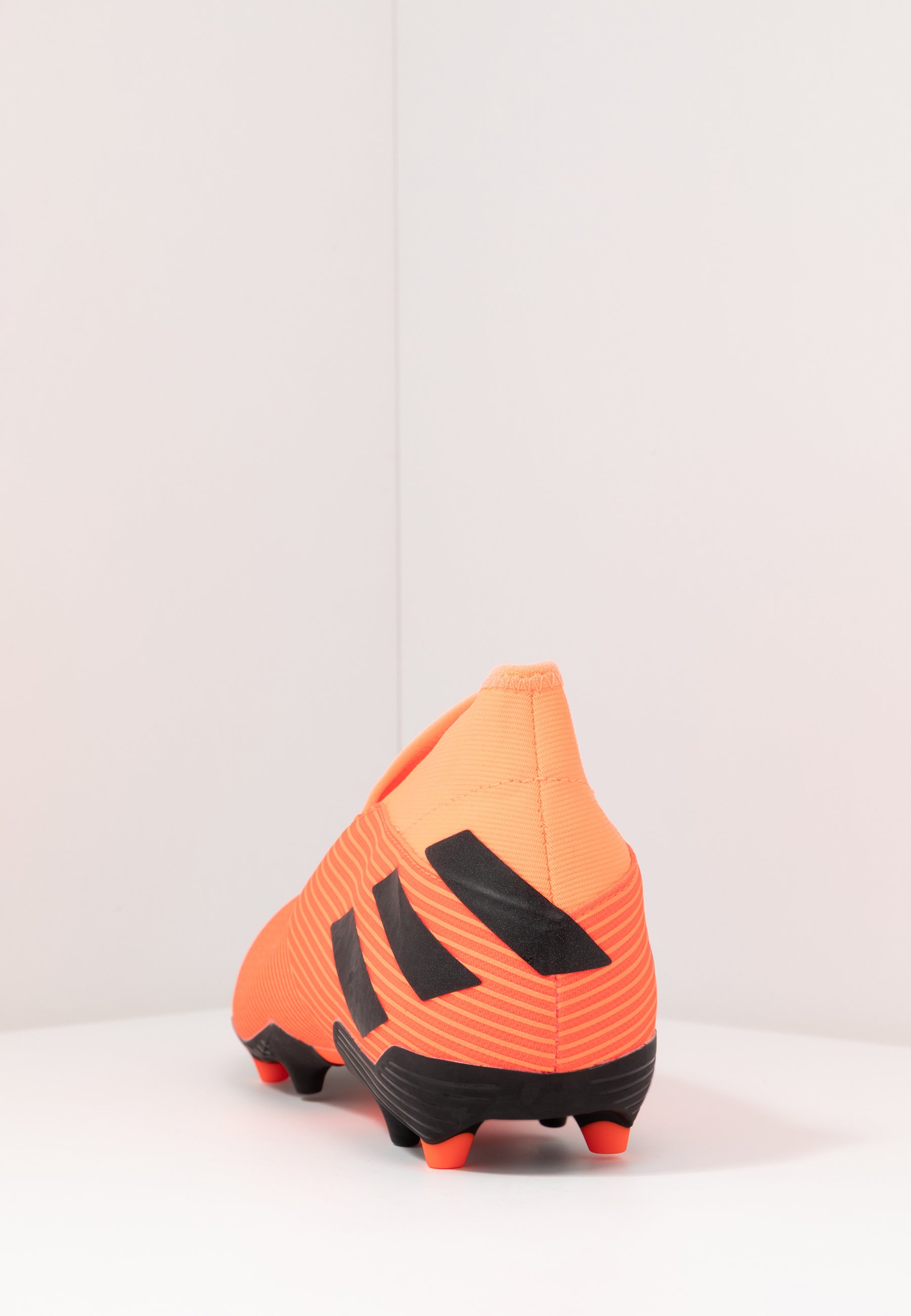 adidas nemeziz naranjas sin cordones
