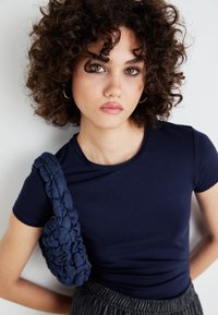 Gina Tricot SOFT TOUCH - T-shirt basic - black iris