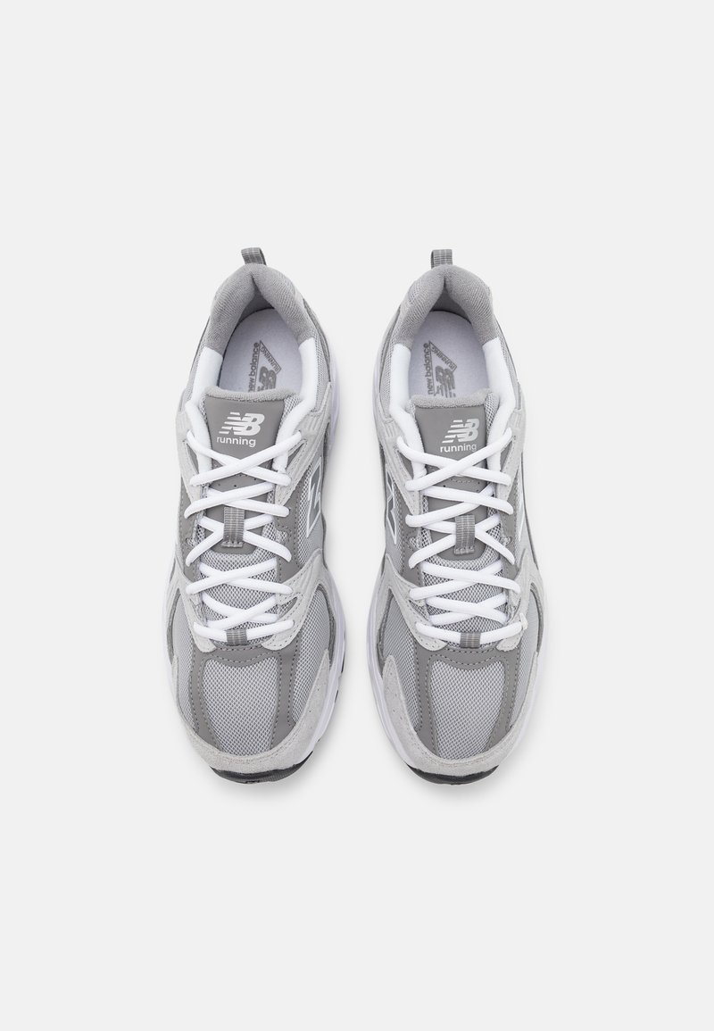 New Balance MR530 UNISEX - Sneaker low - grey/white/grau - Zalando.de 