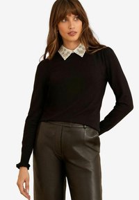 REGULAR FIT  COLLAR - Jersey de punto - black