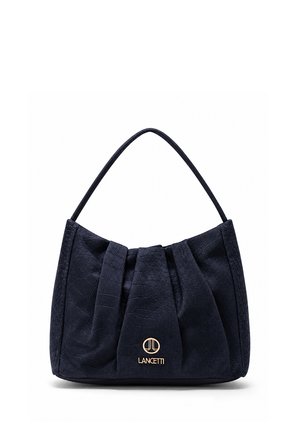 Borsa a mano nera con texture, parte frontale raccolta, manico a tracolla singolo e logo Lancetti dorato al centro inferiore.