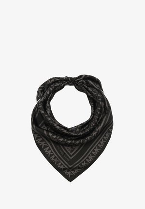 Sciarpa in seta nera con un motivo a logo ripetuto, progettata in forma triangolare con una texture liscia e una leggera lucentezza.