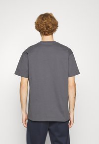 Carhartt WIP AMERICAN SCRIPT - Základné tričko - zeus