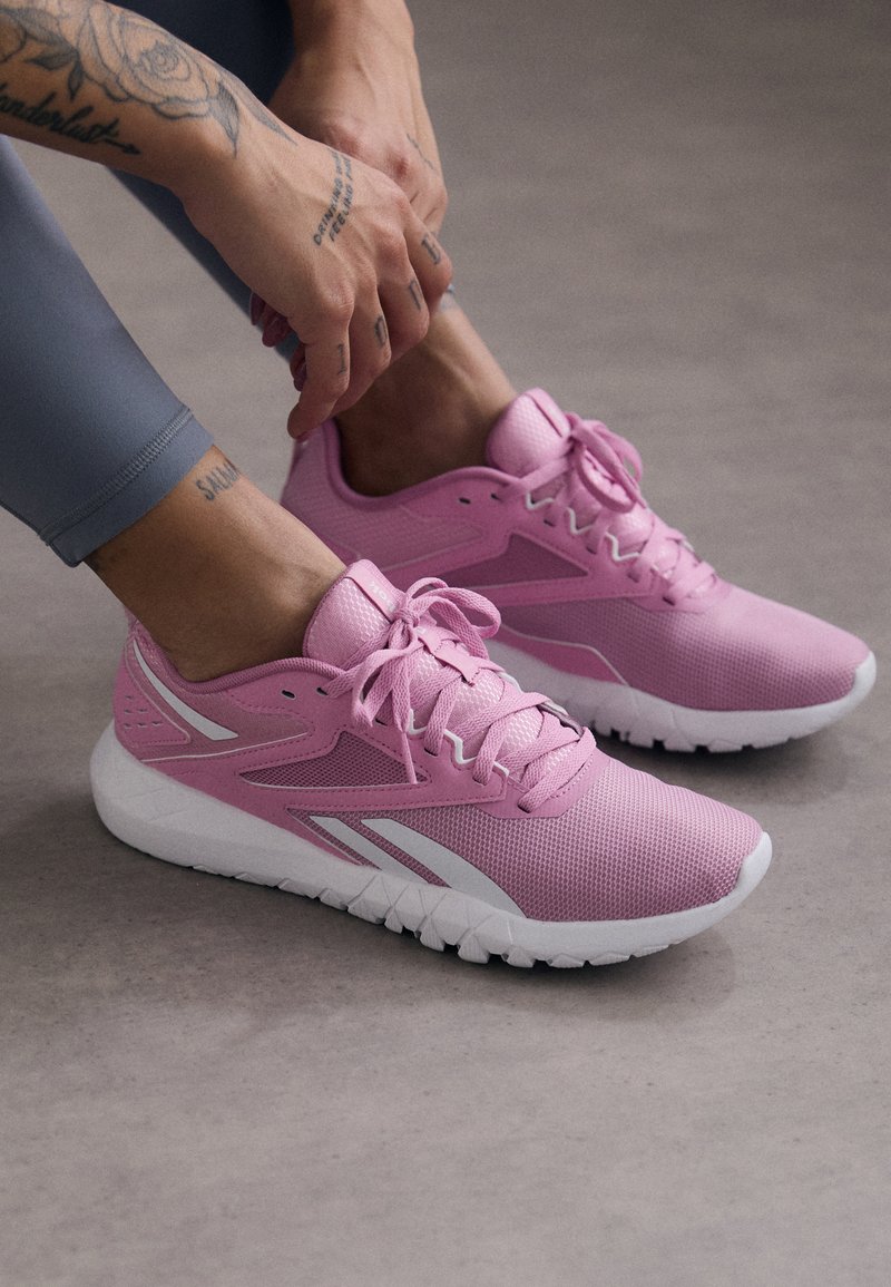 Reebok FLEXAGON ENERGY TR 4 - Tenisice za trening - rose