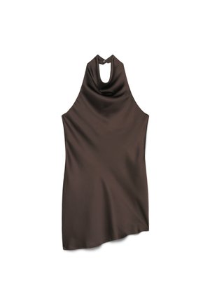 Robe sans manches en satin marron foncé avec col halter et ouverture en forme de goutte, dotée d'un ourlet asymétrique.