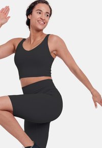 Araa Active KAMA - Tights - black