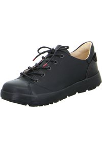 Schwarze Leder-Sneaker mit runder Spitze, vorderer Schnürung, dicke Gummisohle und dezenten roten Akzenten an den Ösen und der Ferse.