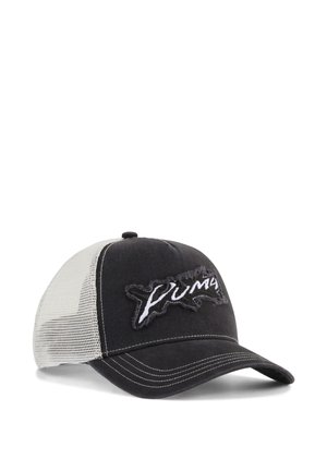 Gorra de béisbol de malla en blanco y negro con visera curva y una parche bordado dentado en el frente que dice "Puma."