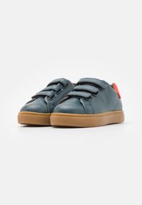 Bonton BASKETS BASIL UNISEX - Matalavartiset tennarit - baltic green