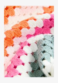 Ausgewählt, white stripe