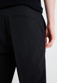 Jack & Jones PREMIUM JPRBUSHWICK HARRY REGULAR - Odijelo - black