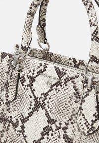 MICHAEL Michael Kors MARILYN SATCHEL - Håndtasker - natural
