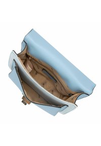 Borsa a tracolla in pelle azzurro chiaro con design strutturato, apertura superiore e interno beige dotato di tasca con zip e stampa del logo del brand.