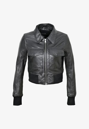 Veste en cuir noir avec un design à col, fermeture éclair à l'avant, deux poches poitrine et des poignets et un ourlet côtelés. Texture lisse et forme ajustée.