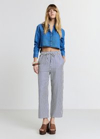 Calliope JOGGER RIGHE CRINKLE  - Pantalon classique - var bluette