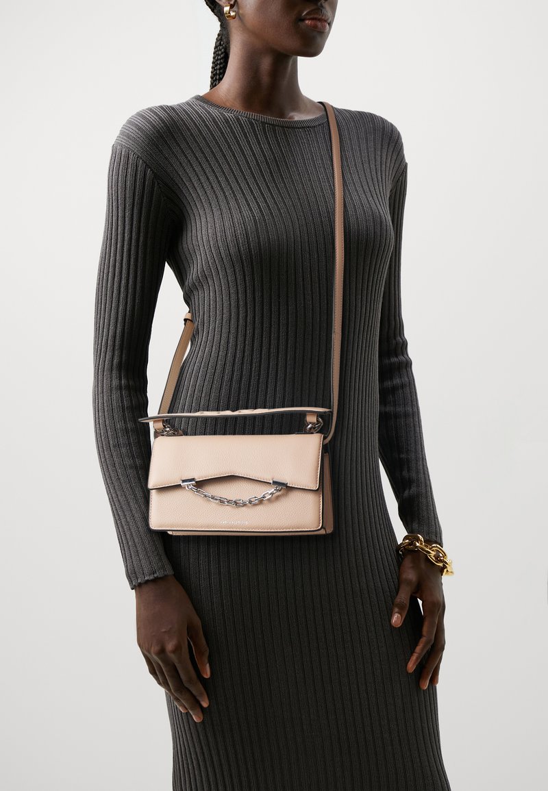 KARL LAGERFELD SEVEN GRAINY - Torba čez telo - antique rose