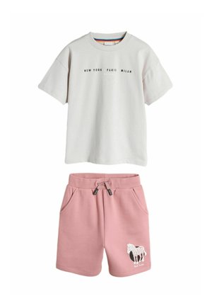 REGULAR FIT - GRAPHIC - Rövidnadrágok - grey pink