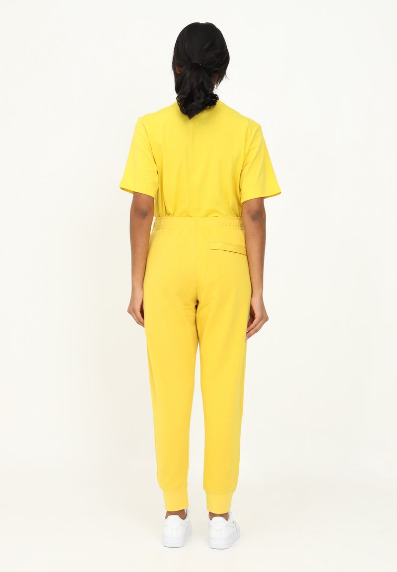 Herren Trainingsanzüge | Nike Sportswear Jogginghose vivid sulfur vivid sulfur/gelb - NU60315 Herren Trainingsanzüge | Nike Sportswear Jogginghose vivid sulfur vivid sulfur/gelb - NU60315