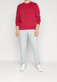 Tommy Hilfiger Sudadera - berry