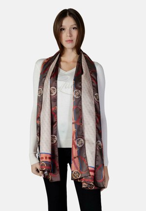 Sciarpa di seta con una combinazione di colori marrone, crema e rosso, decorata con motivi circolari e catene, che si drappeggia elegantemente.