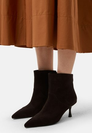 SUPERLUMINAL - Classic ankle boots - brown
