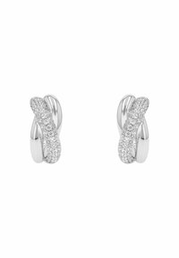 Orecchini a cerchio in argento caratterizzati da un design intrecciato, impreziositi da gemme scintillanti, con una superficie liscia e una finitura lucida.