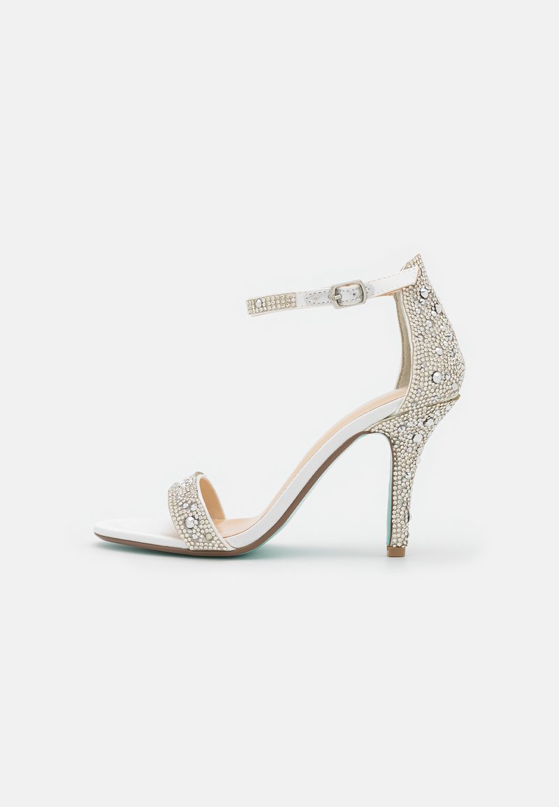 Blue By Betsey Johnson Sandalen crème