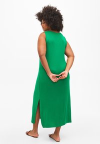 Zizzi ÄRMELLOSES  - Pletené šaty - jolly green