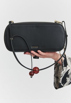 TATUUM, ARTICLE TAG: BAG | ARTICLE NAME: HIRI - Geantă crossbody - black