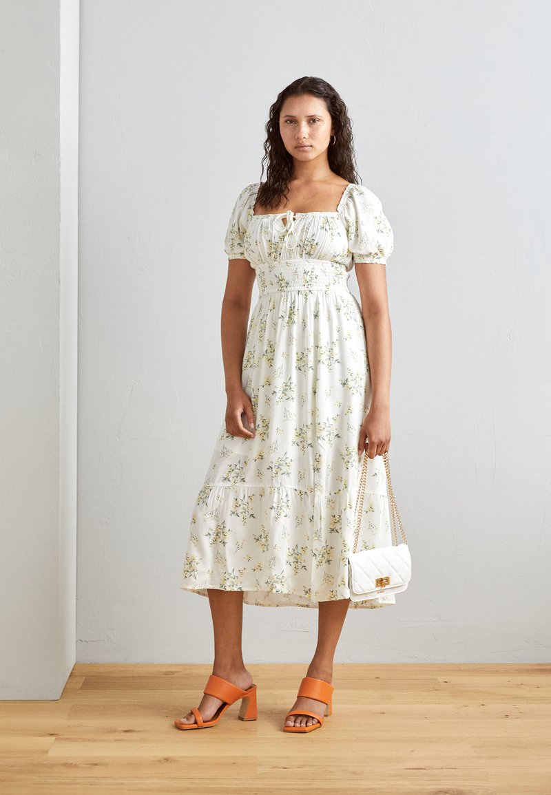 Hollister Co. MIDI DRESS Kjole white/hvit Zalando.no