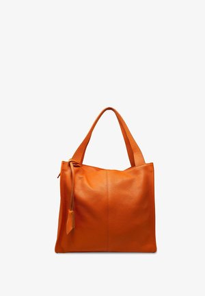 Leren handtas in fel oranje, met een gladde textuur, een open bovenkant en twee stevige handgrepen. Inclusief een decoratieve kwastdetail.