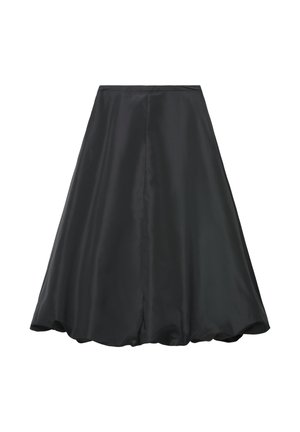 Jupe en satin noir à silhouette évasée. Présente une texture lisse, une ceinture et un ourlet longueur genou avec une forme subtile en ligne A.