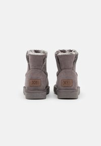 XTI Enkelkaarsjes - grey