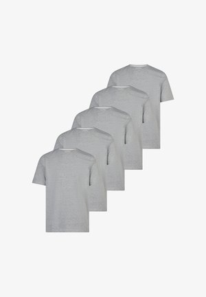 Pięć jednolitych szarych koszulek z krótkim rękawem i okrągłym dekoltem ułożonych w przesunięty stos na białym tle.
