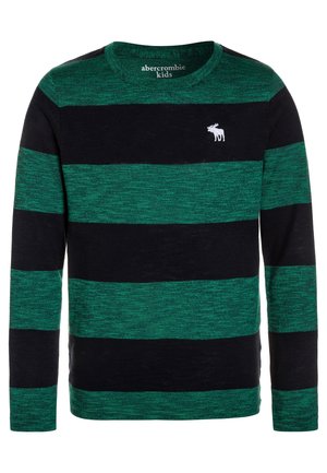 Grøn og sort bredstribet langærmet sweater med Abercrombie Kids-logo broderet på brystet.