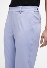 Object SLIM NOOS - Bukser - brunnera blue