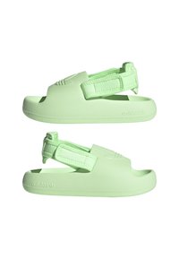 adidas Originals ADIFOM ADILETTE KIDS - Baseina iešļūcenes - green spark