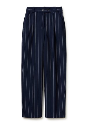 Pantalones de pierna ancha azul marino con rayas blancas verticales, pliegues delanteros, bolsillos laterales y cintura con doble botón.