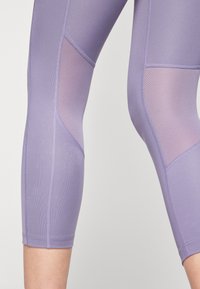 Nike Performance FAST CROP - Tajice - daybreak/reflective silver