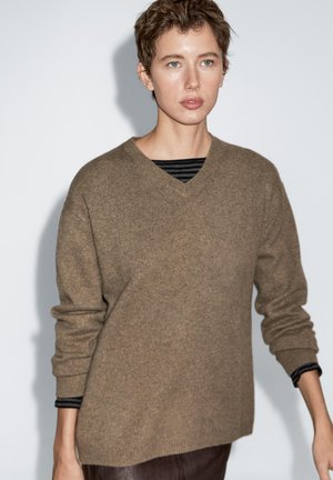 Massimo Dutti OVERSIZE V-NECK - Svetr - ochre