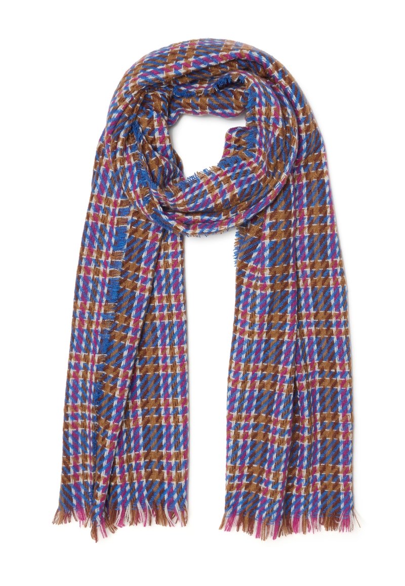 Bufanda tejida con un patrón a cuadros en marrón, azul, rosa y blanco. Textura suave con bordes con flecos. Diseño ligero.