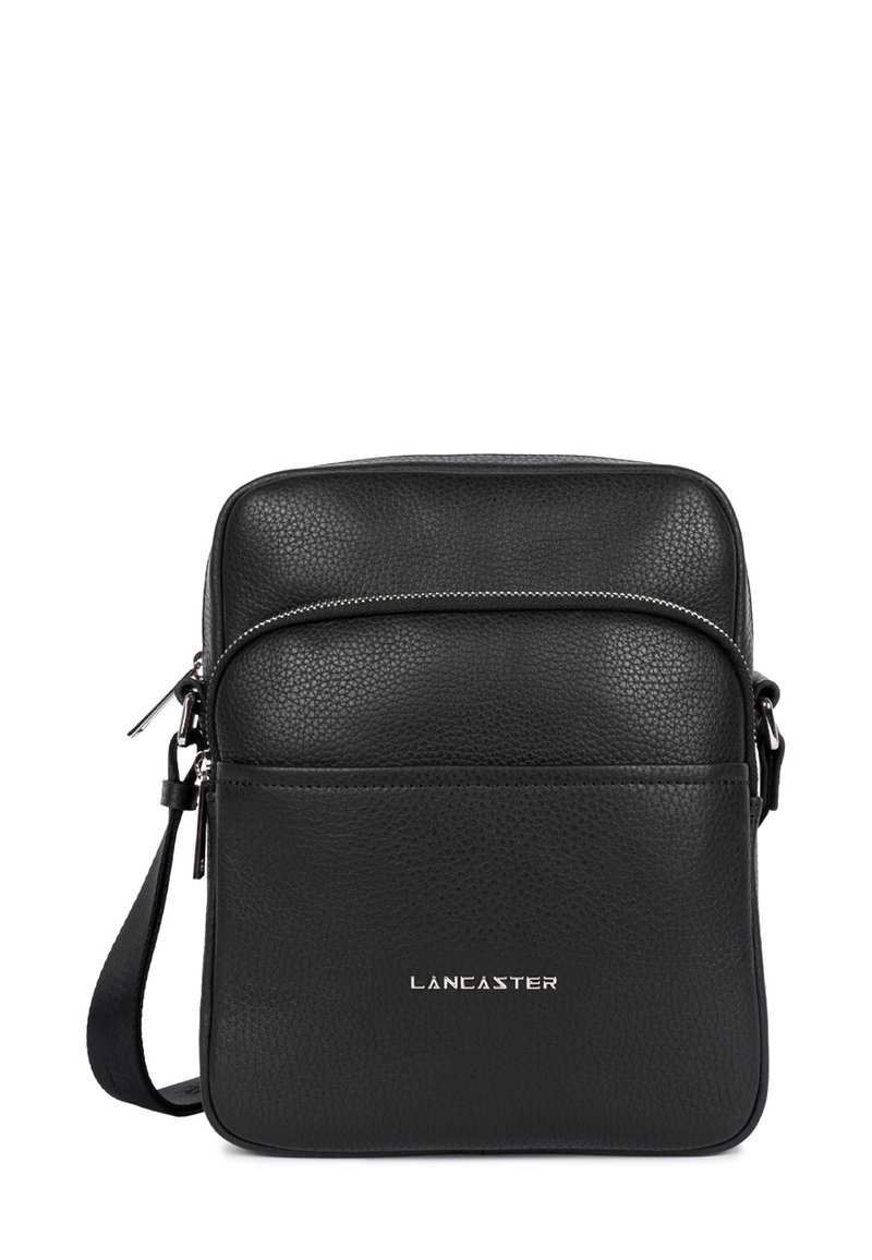 Borsa a tracolla nera in pelle con finitura texturizzata, dotata di scomparto principale con zip, tasca frontale e tracolla regolabile.
