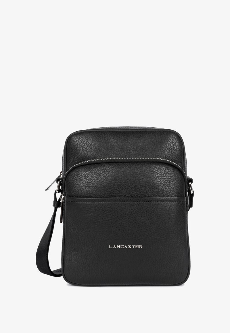 Borsa a tracolla nera in pelle con finitura texturizzata, dotata di scomparto principale con zip, tasca frontale e tracolla regolabile.