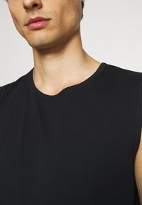 Schiesser 2 PACK - Undershirt - schwarz