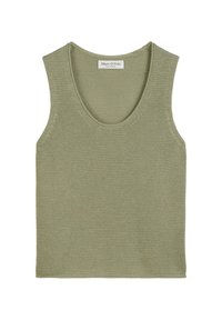Olivgrünes, ärmelloses Stricktanktop mit weit ausgeschnittenem Rundhalsausschnitt und einem strukturierten Muster. Etikett im Ausschnitt sichtbar.