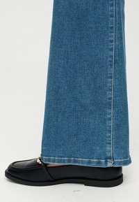 ONLY Carmakoma CARSALLY  niebieski denim